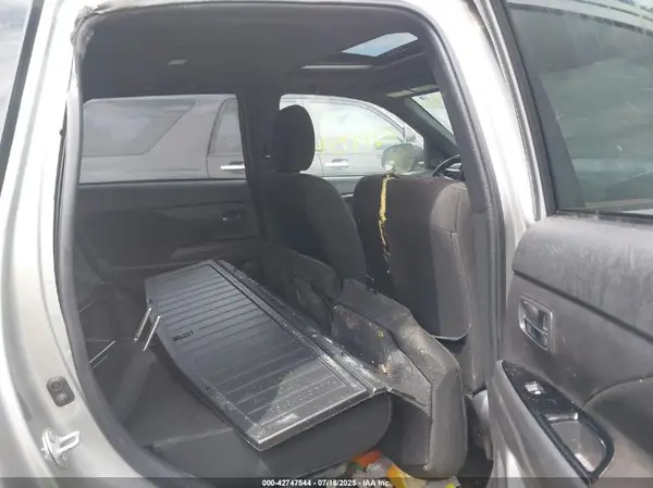 JA4AZ3A33JZ067896 2018 MITSUBISHI OUTLANDER - Image 8