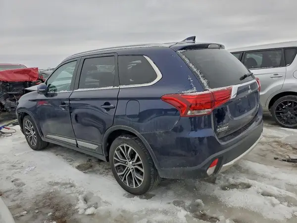 JA4AZ3A33JZ070801 2018 MITSUBISHI OUTLANDER - Image 2