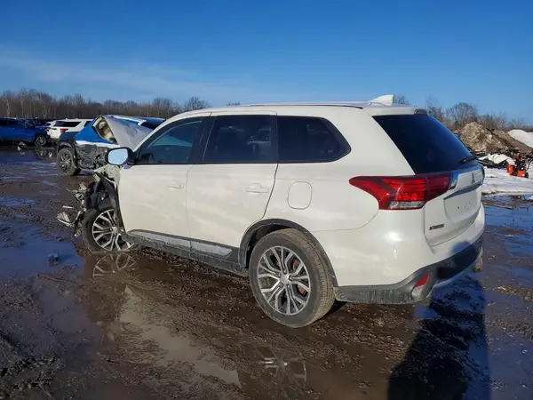 JA4AZ3A33JZ071396 2018 MITSUBISHI OUTLANDER - Image 2