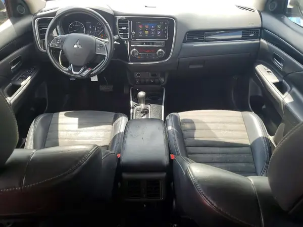 JA4AZ3A33KJ000490 2019 MITSUBISHI OUTLANDER - Image 8
