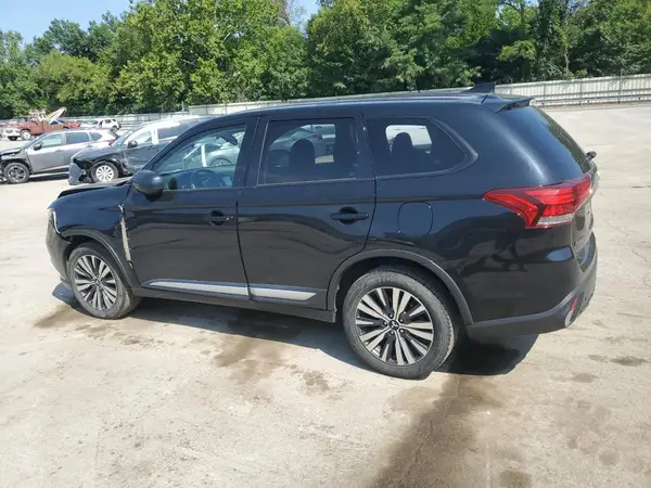 JA4AZ3A33KJ000828 2019 MITSUBISHI OUTLANDER - Image 2