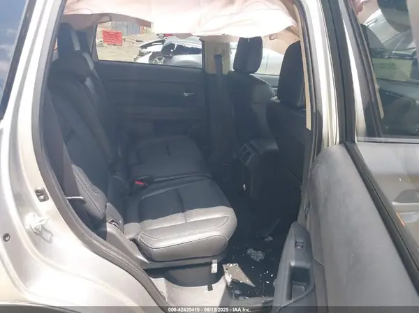 JA4AZ3A33KJ000988 2019 MITSUBISHI OUTLANDER - Image 8