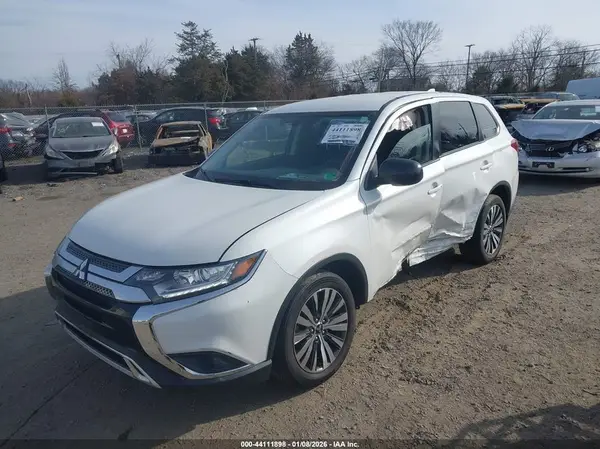 JA4AZ3A33KZ003133 2019 MITSUBISHI OUTLANDER - Image 2
