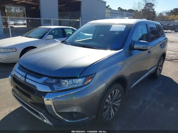 JA4AZ3A33KZ003312 2019 MITSUBISHI OUTLANDER - Image 2