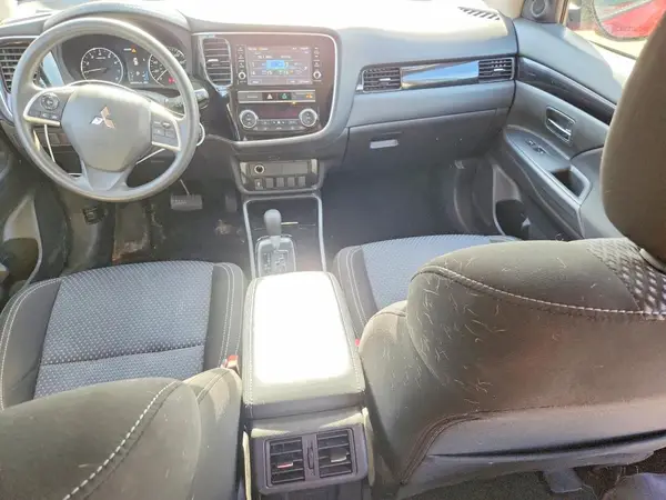 JA4AZ3A33KZ005738 2019 MITSUBISHI OUTLANDER - Image 8