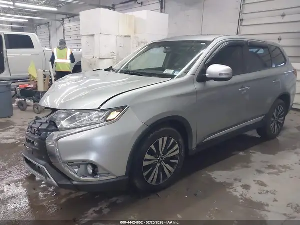 JA4AZ3A33KZ013175 2019 MITSUBISHI OUTLANDER - Image 2
