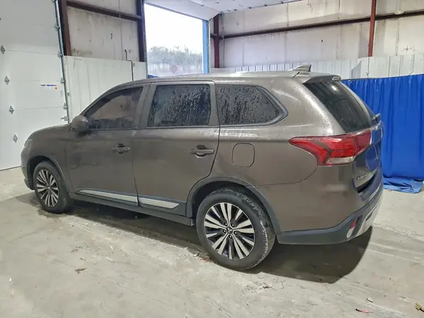 JA4AZ3A33KZ015489 2019 MITSUBISHI OUTLANDER - Image 2