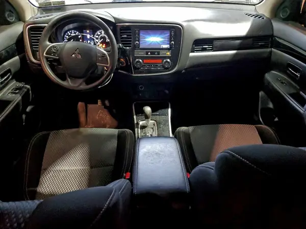 JA4AZ3A33KZ015489 2019 MITSUBISHI OUTLANDER - Image 8