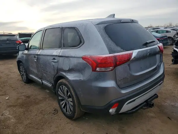JA4AZ3A33KZ017548 2019 MITSUBISHI OUTLANDER - Image 2