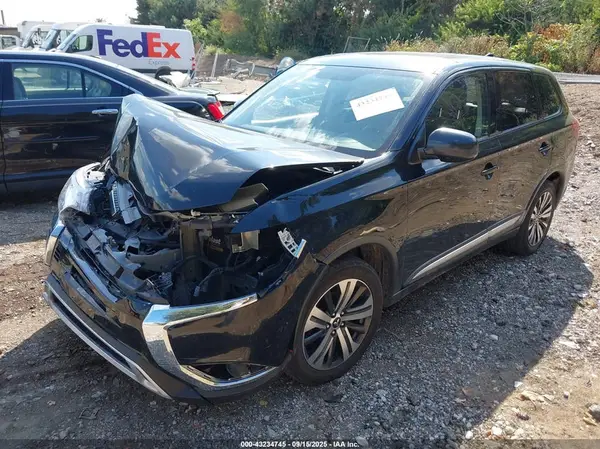 JA4AZ3A33KZ017646 2019 MITSUBISHI OUTLANDER - Image 2