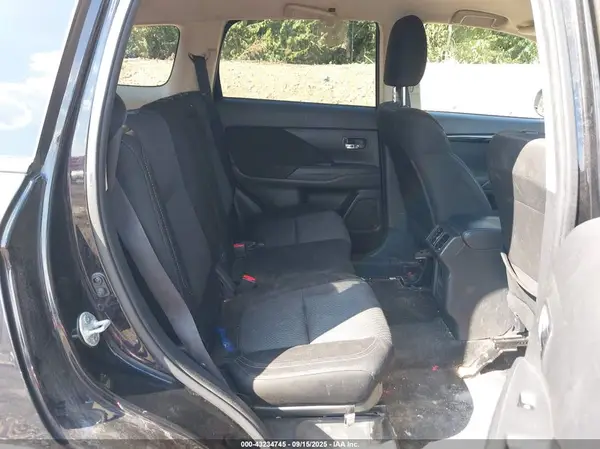 JA4AZ3A33KZ017646 2019 MITSUBISHI OUTLANDER - Image 8