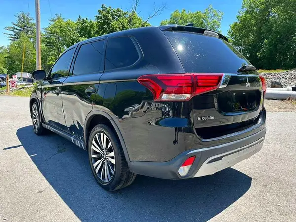 JA4AZ3A33KZ018344 2019 MITSUBISHI OUTLANDER - Image 2