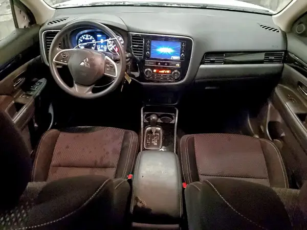 JA4AZ3A33KZ038349 2019 MITSUBISHI OUTLANDER - Image 8