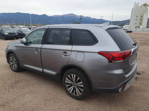 JA4AZ3A33KZ042742 2019 MITSUBISHI OUTLANDER - Image 2