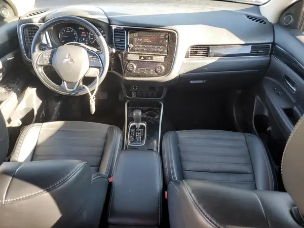 JA4AZ3A33KZ042742 2019 MITSUBISHI OUTLANDER - Image 8