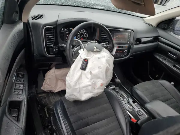 JA4AZ3A33KZ045110 2019 MITSUBISHI OUTLANDER - Image 8