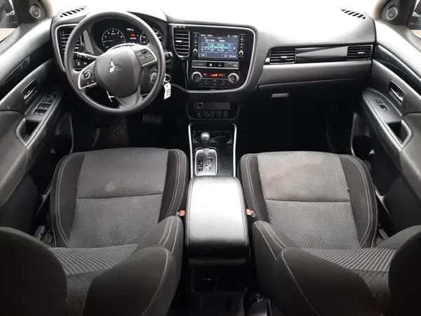 JA4AZ3A33KZ051702 2019 MITSUBISHI OUTLANDER - Image 8