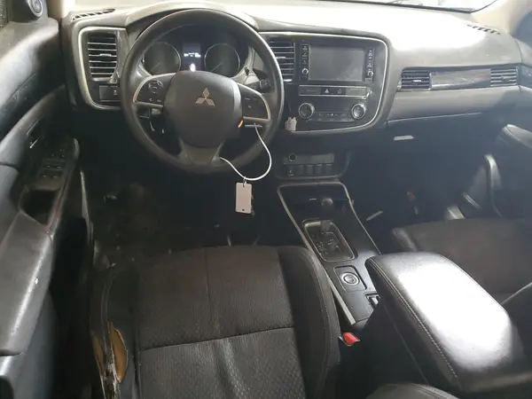JA4AZ3A33KZ055751 2019 MITSUBISHI OUTLANDER - Image 8