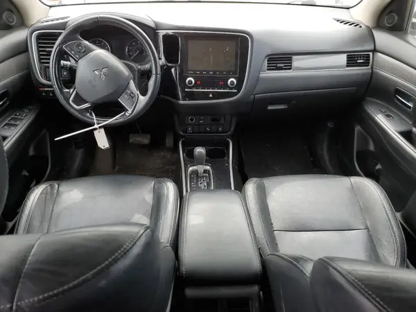 JA4AZ3A33LJ001205 2020 MITSUBISHI OUTLANDER - Image 8