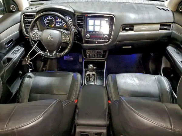JA4AZ3A33LZ004798 2020 MITSUBISHI OUTLANDER - Image 8