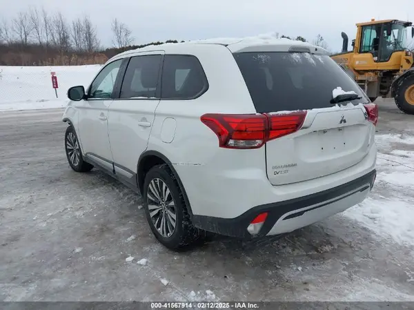 JA4AZ3A33LZ011380 2020 MITSUBISHI OUTLANDER - Image 2