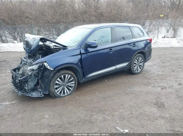 JA4AZ3A33LZ014845 2020 MITSUBISHI OUTLANDER - Image 2