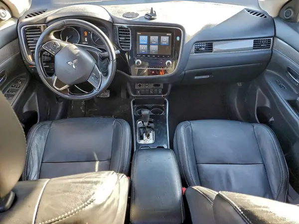 JA4AZ3A33LZ017924 2020 MITSUBISHI OUTLANDER - Image 8