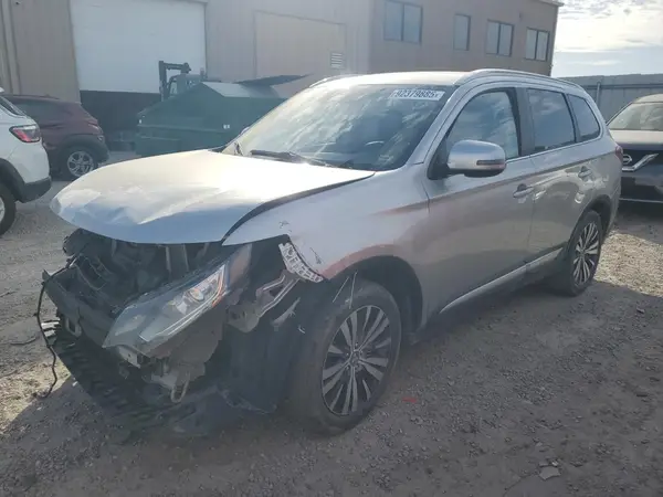 JA4AZ3A33LZ017938 2020 MITSUBISHI OUTLANDER - Image 1