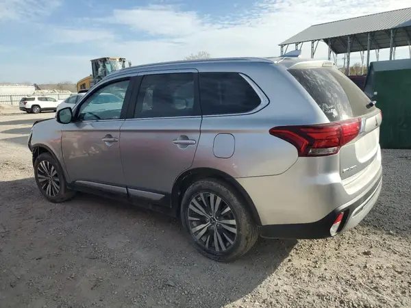 JA4AZ3A33LZ017938 2020 MITSUBISHI OUTLANDER - Image 2
