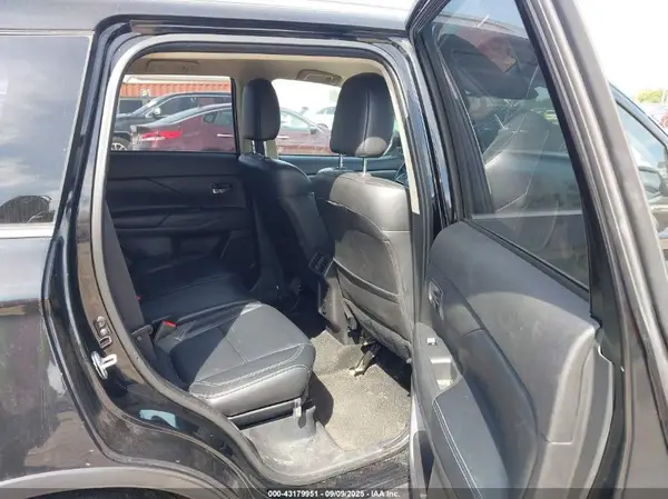 JA4AZ3A33LZ018104 2020 MITSUBISHI OUTLANDER - Image 8