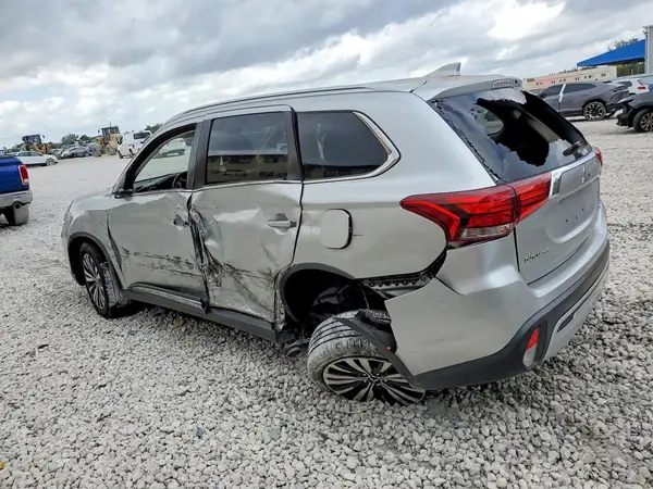 JA4AZ3A33LZ018216 2020 MITSUBISHI OUTLANDER - Image 2
