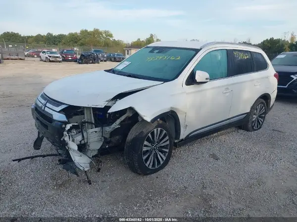 JA4AZ3A33LZ020452 2020 MITSUBISHI OUTLANDER - Image 2