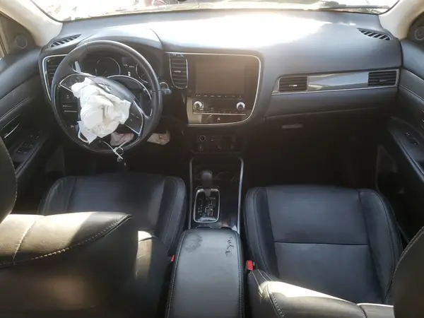 JA4AZ3A33LZ021035 2020 MITSUBISHI OUTLANDER - Image 8