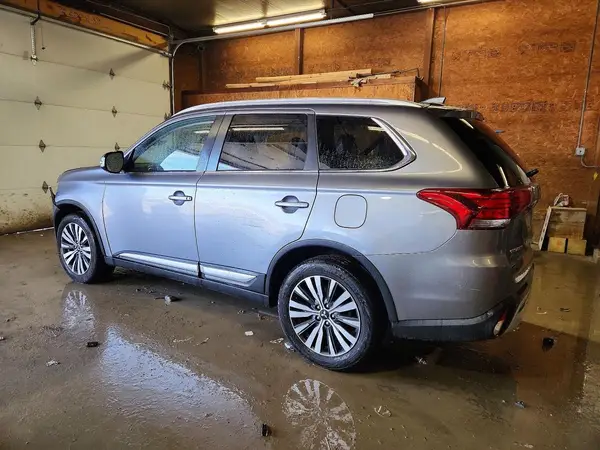 JA4AZ3A33LZ021388 2020 MITSUBISHI OUTLANDER - Image 2