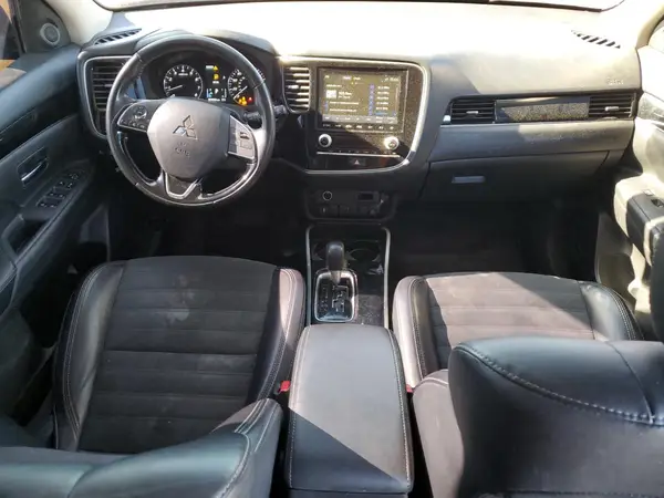 JA4AZ3A33LZ022251 2020 MITSUBISHI OUTLANDER - Image 8