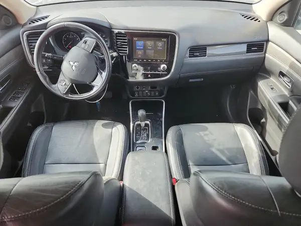JA4AZ3A33LZ023819 2020 MITSUBISHI OUTLANDER - Image 8