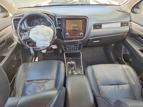 JA4AZ3A33LZ025893 2020 MITSUBISHI OUTLANDER - Image 8