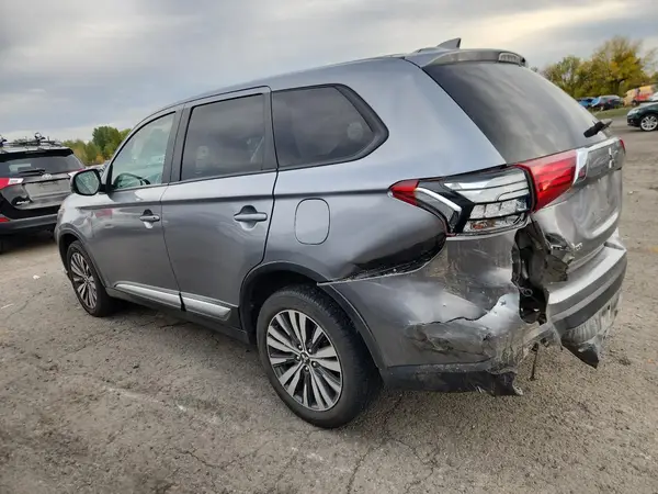 JA4AZ3A33LZ026719 2020 MITSUBISHI OUTLANDER - Image 2