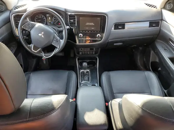 JA4AZ3A33LZ027028 2020 MITSUBISHI OUTLANDER - Image 8