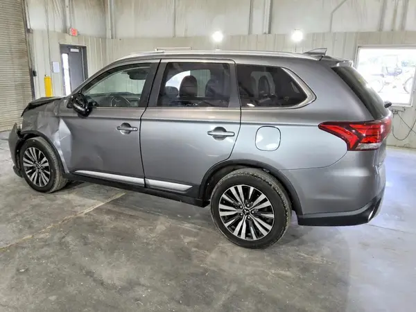 JA4AZ3A33LZ033282 2020 MITSUBISHI OUTLANDER - Image 2