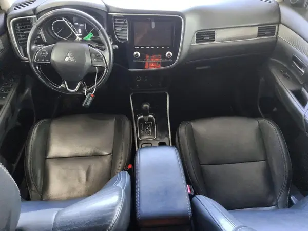 JA4AZ3A33LZ033282 2020 MITSUBISHI OUTLANDER - Image 8