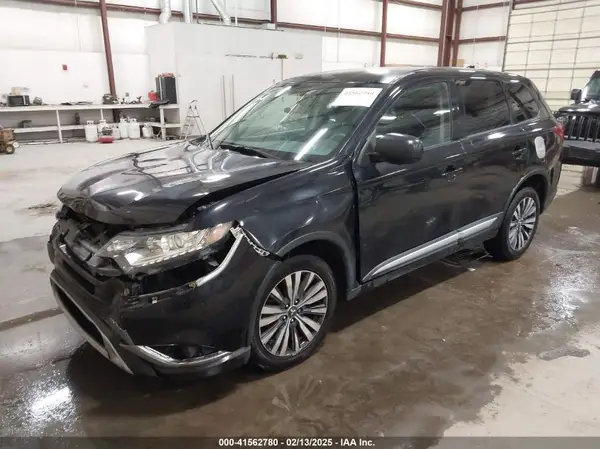 JA4AZ3A33LZ038966 2020 MITSUBISHI OUTLANDER - Image 2