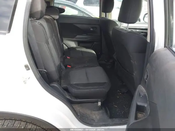 JA4AZ3A33LZ039132 2020 MITSUBISHI OUTLANDER - Image 8