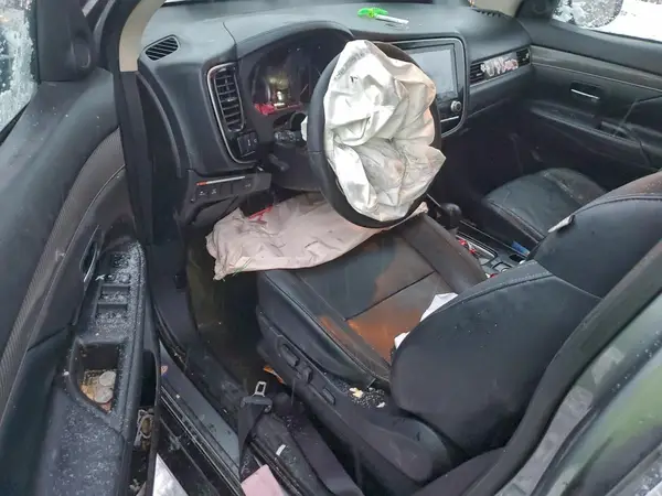 JA4AZ3A33LZ040605 2020 MITSUBISHI OUTLANDER - Image 8