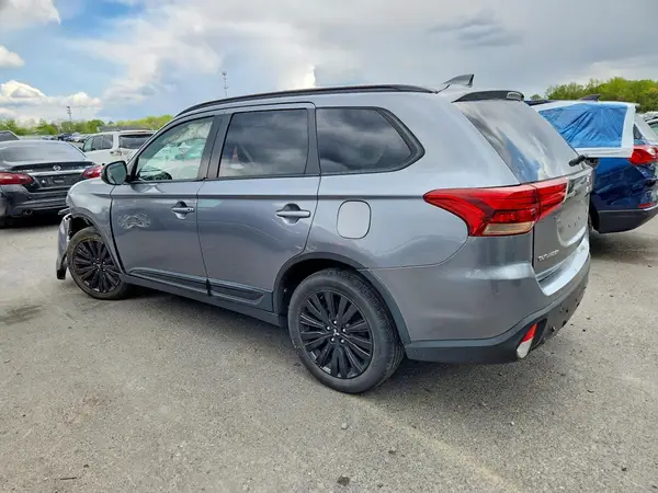 JA4AZ3A33LZ040619 2020 MITSUBISHI OUTLANDER - Image 2
