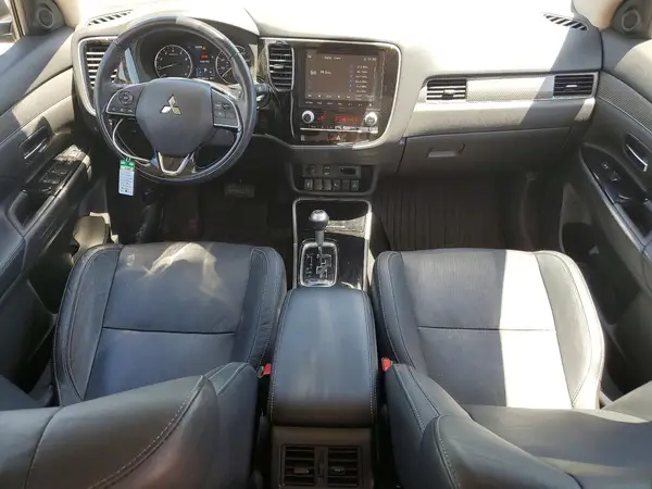 JA4AZ3A33LZ041463 2020 MITSUBISHI OUTLANDER - Image 8