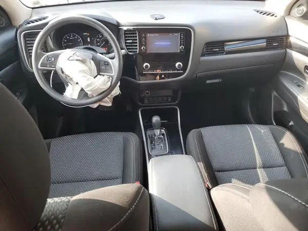 JA4AZ3A33LZ045349 2020 MITSUBISHI OUTLANDER - Image 8
