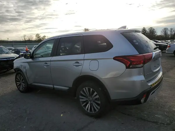 JA4AZ3A33LZ047490 2020 MITSUBISHI OUTLANDER - Image 2