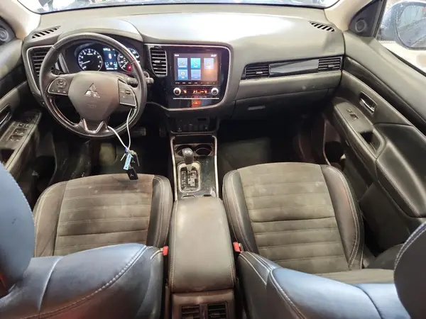 JA4AZ3A33LZ048767 2020 MITSUBISHI OUTLANDER - Image 8