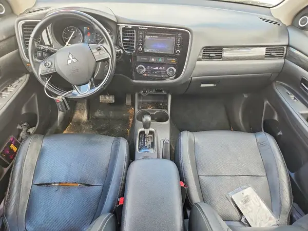 JA4AZ3A34GZ003827 2016 MITSUBISHI OUTLANDER - Image 8